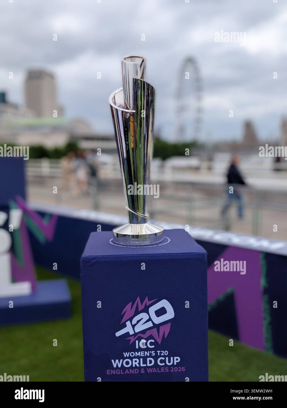 London, UK. June 07, 2026: The ICC Women's T20 World Cup at the Captains' Carnival at Waterloo Bridge in London Stock Photo