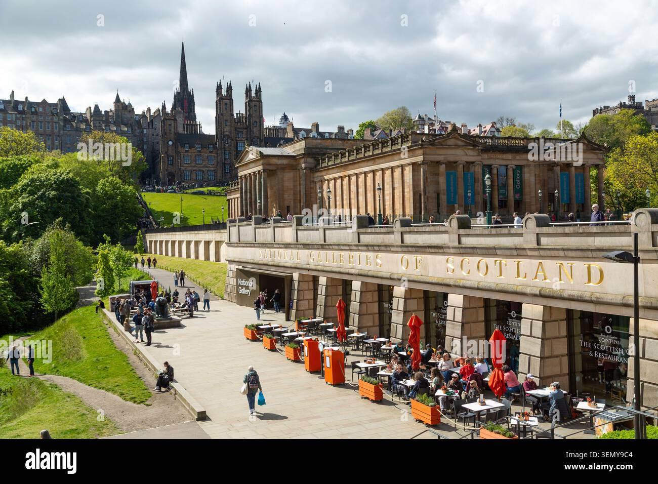 Neoclassical cafe building hi-res stock photography and images - Alamy