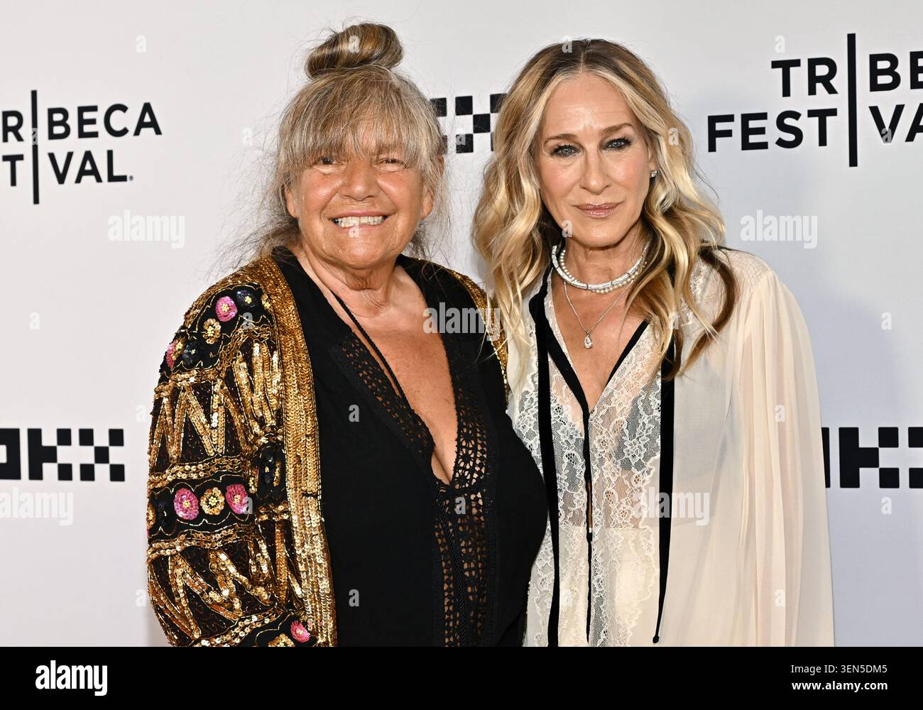 Robin Byrd, left, and Sarah Jessica Parker attends the 