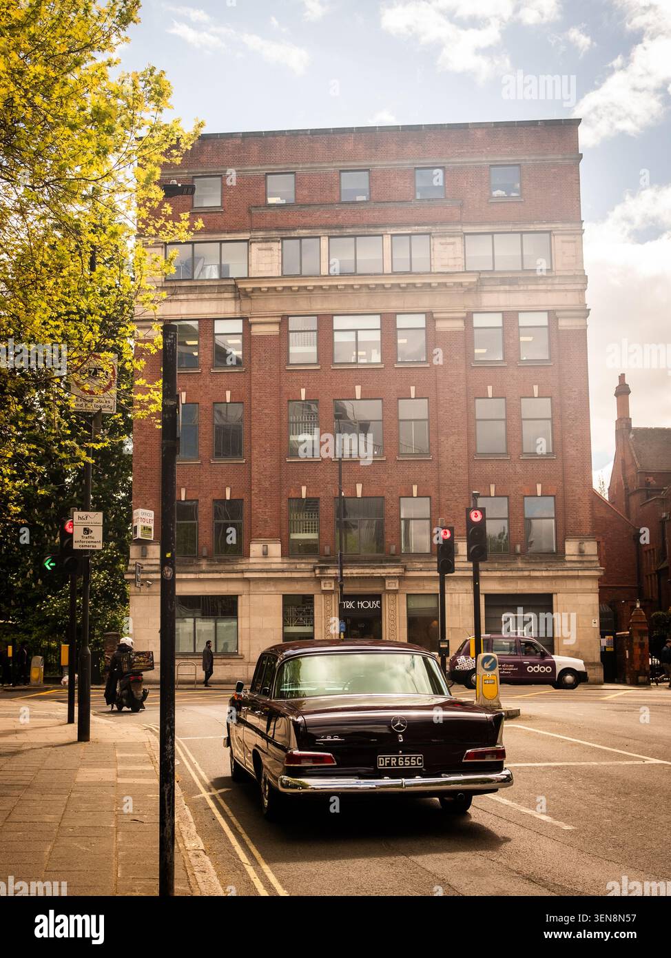 LONDON - APRIL 18, 2026: HAMMERSMITH ROAD – vintage Mercedes outside Lyric House Stock Photo