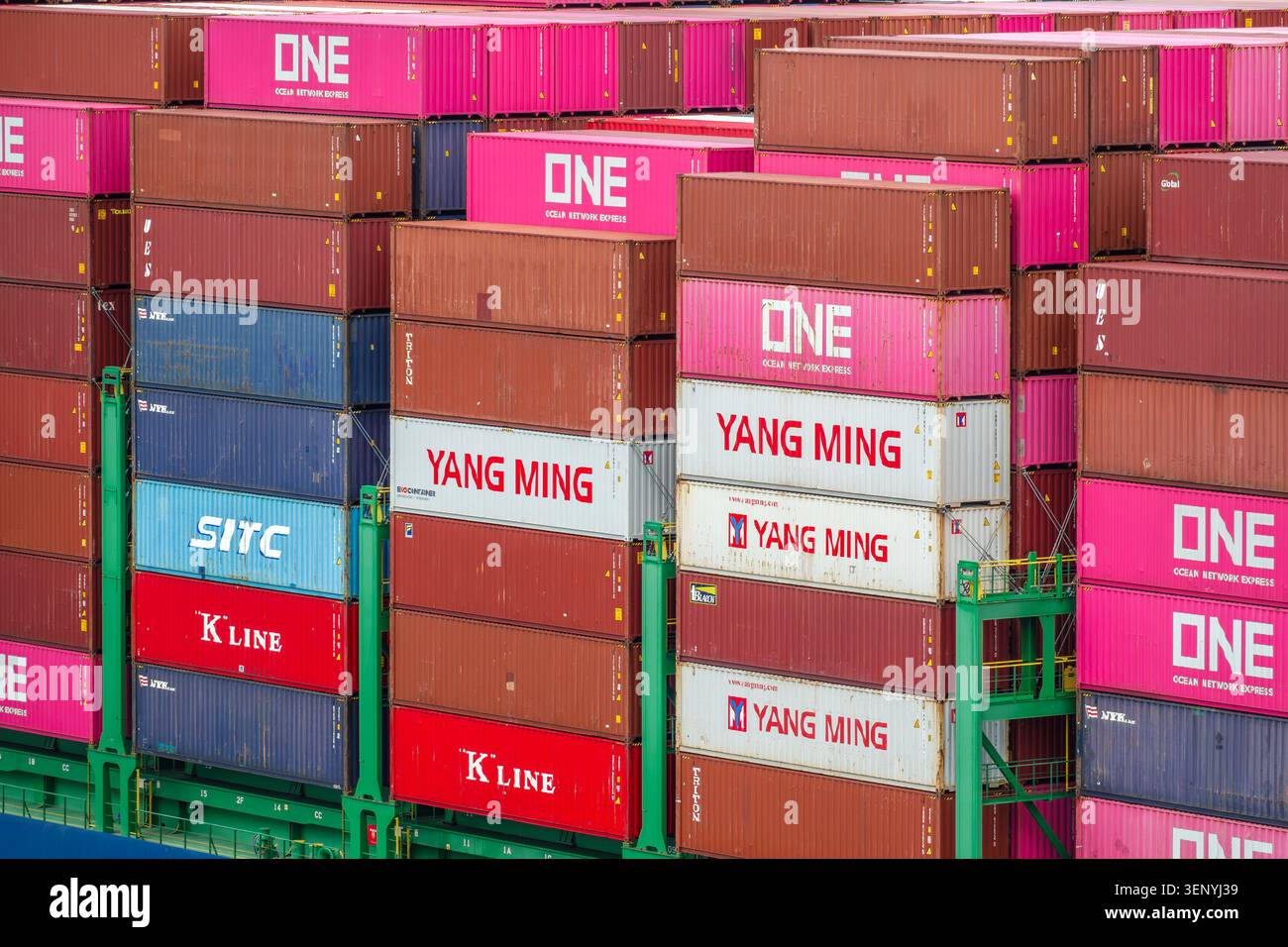 K line containers hi-res stock photography and images - Alamy