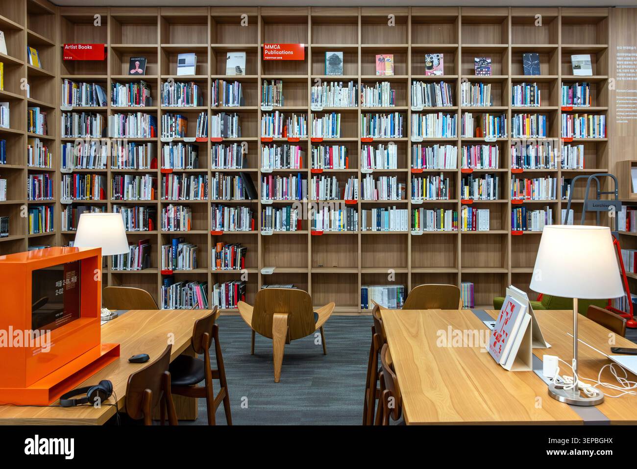 Archive room hi-res stock photography and images - Alamy