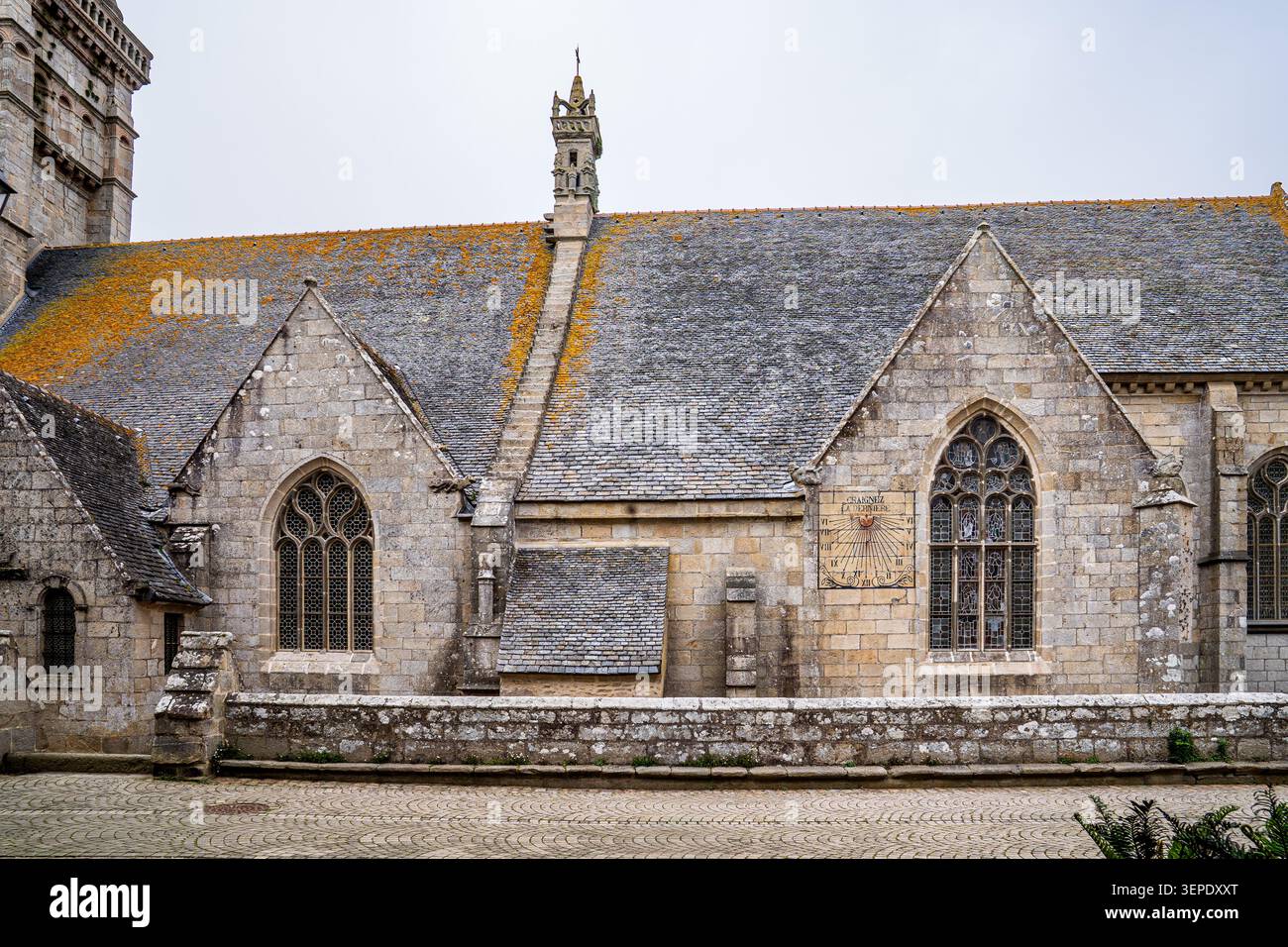 Gothic stone church wall displays hi-res stock photography and images ...