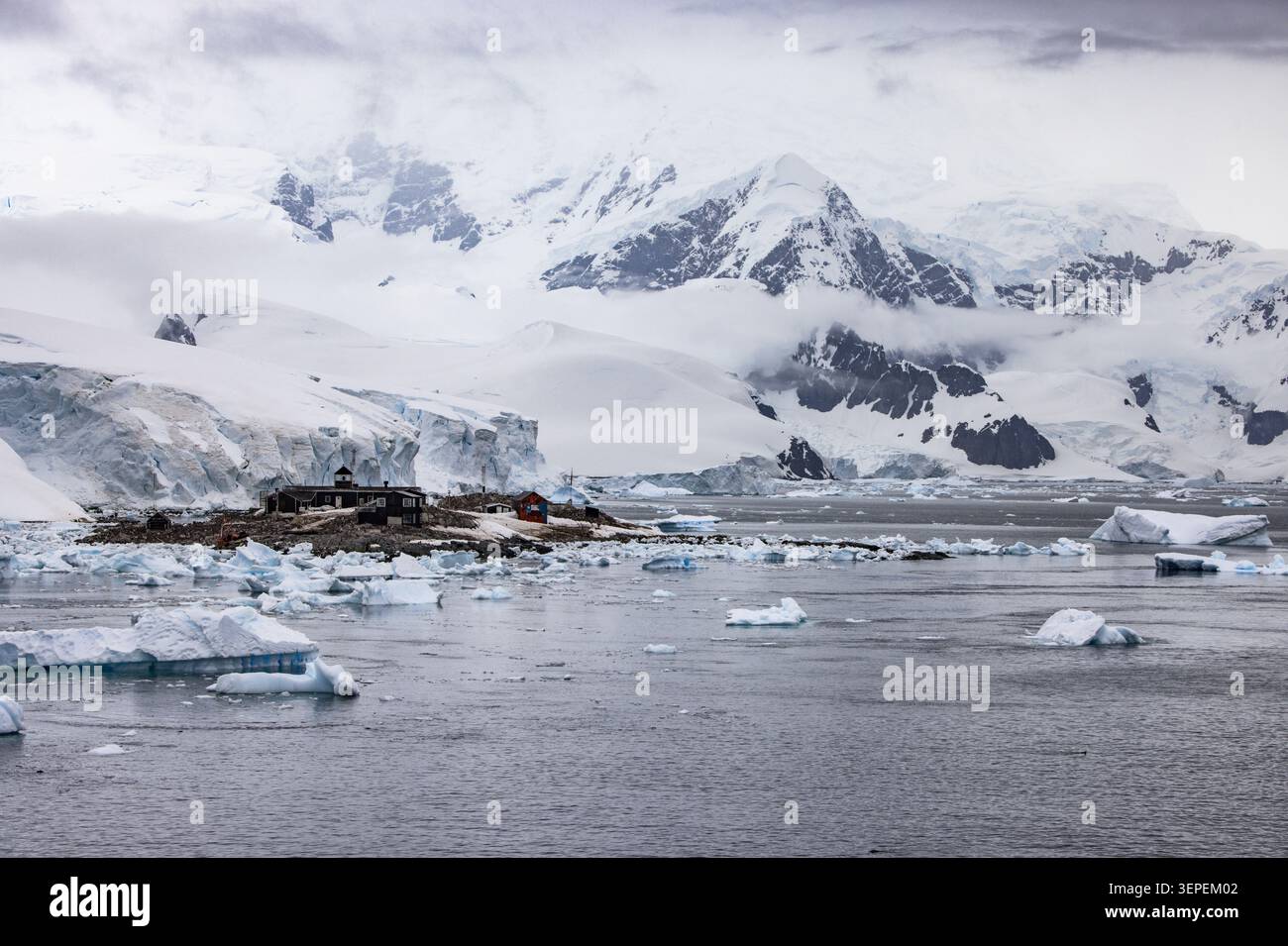 The Netherlands, 2023-12-25 12:34:32 Antarctica - 25/12/2023 - The ...
