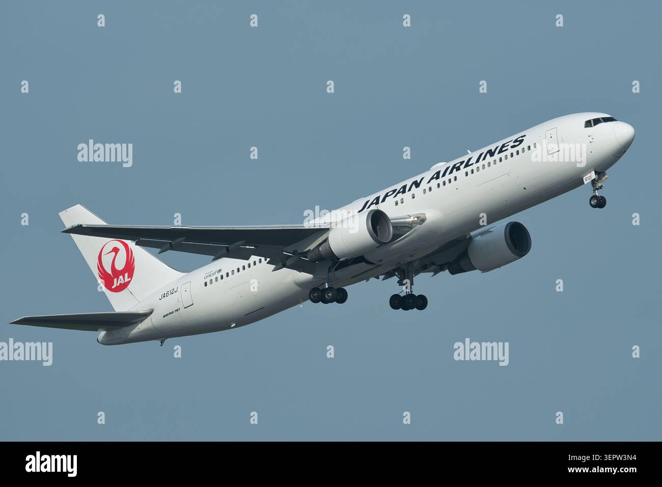 A Japan Airlines (JAL) Boeing 767-300, in One World livery, takes