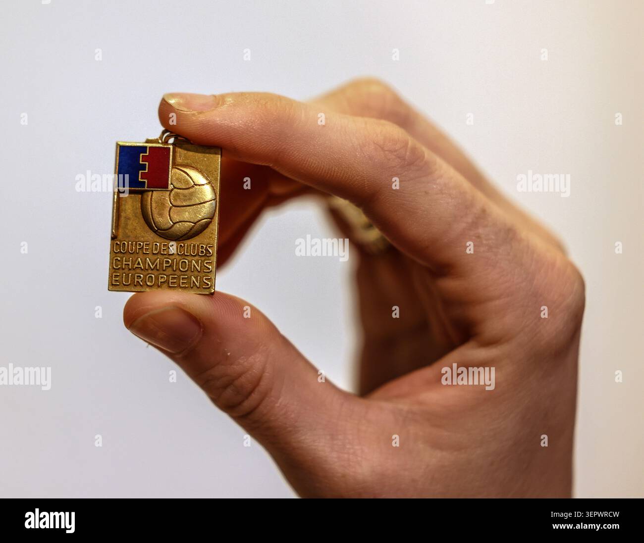 1968 european cup winners medal hi-res stock photography and