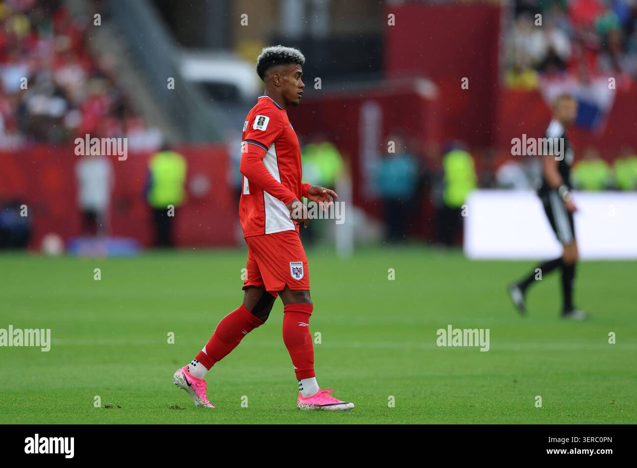 toronto-canada-17-june-edgar-yoel-barcenas-11-of-panama-looks-on