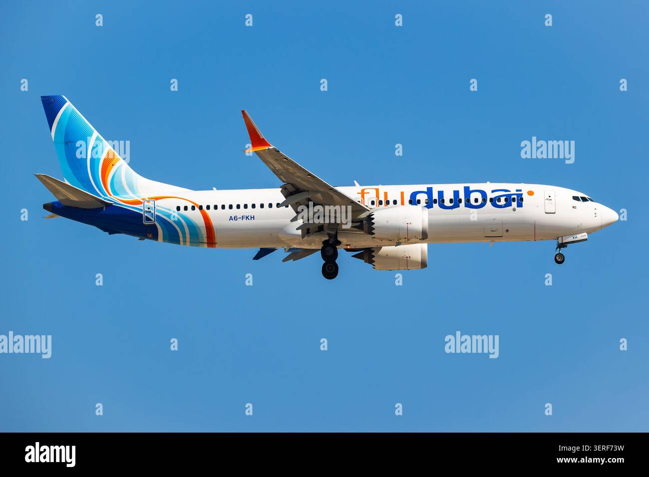 Flydubai aircraft hi-res stock photography and images - Alamy