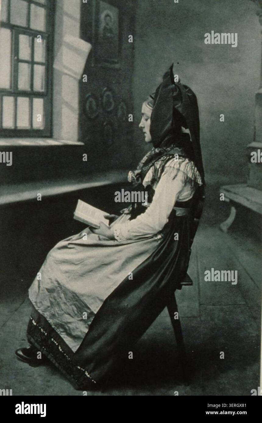 French girl early 20th century hi-res stock photography and images