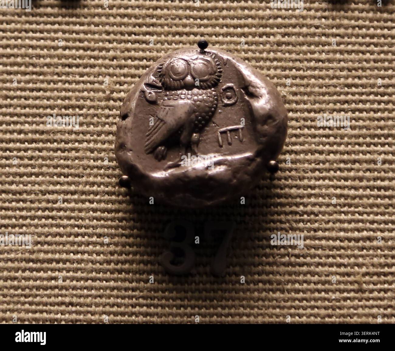 Ancient greek art bird hi-res stock photography and images - Alamy