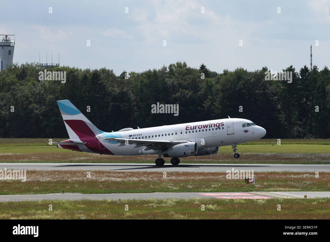 Stockbilder 06 2026 Flugzeug Von Eurowings Beim Start Landung Auf Dem stockbilder-06-2026-flugzeug-von-eurowings-beim-start-landung-auf-dem