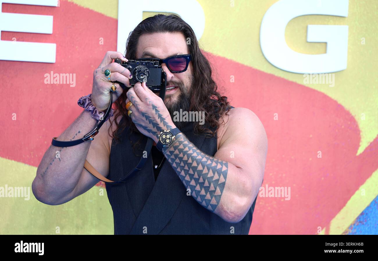 Jason Momoa photographing crowd at the UK sneak peak fan event for the ...