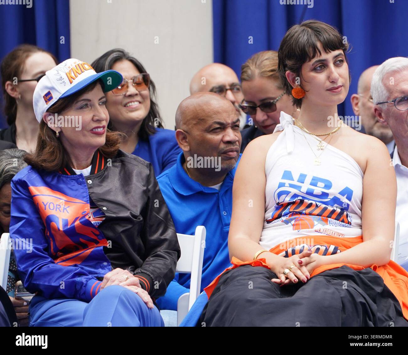 Kathy Hochul, Rama Duwaji at a public appearance for Knicks NBA ...