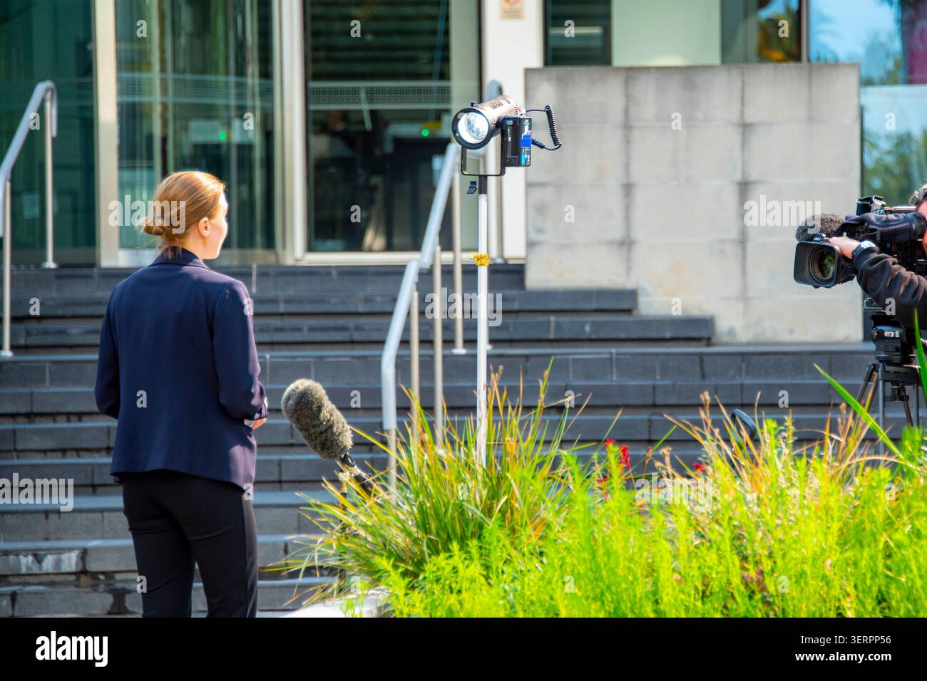 News anchor interview hi-res stock photography and images - Alamy