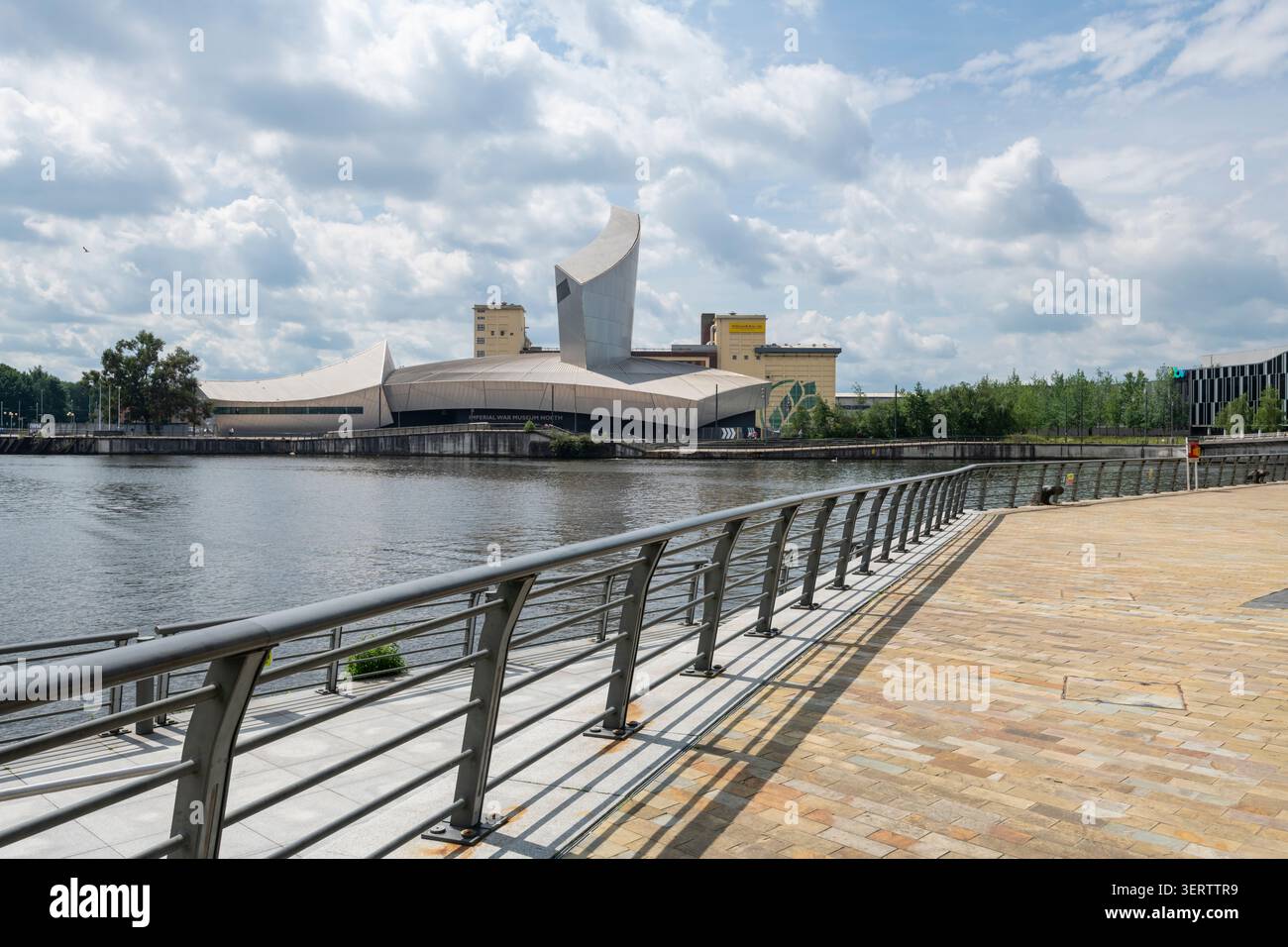 Imperial War Museum North at Salford Quays, Greater Manchester, England Stock Photo
