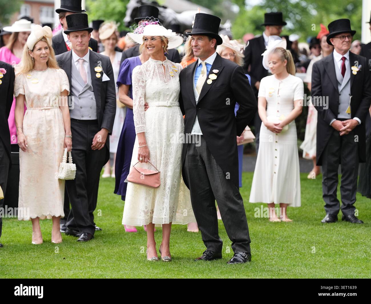 Peter Phillips And His Wife Harriet Sperling In The Pre parade Ring On peter-phillips-and-his-wife-harriet-sperling-in-the-pre-parade-ring-on