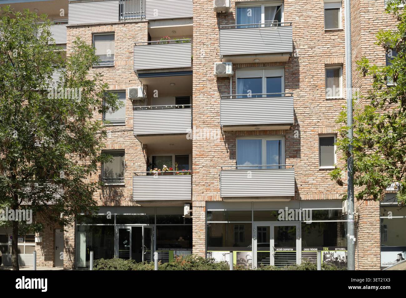Modern brick apartment building hi-res stock photography and images - Alamy