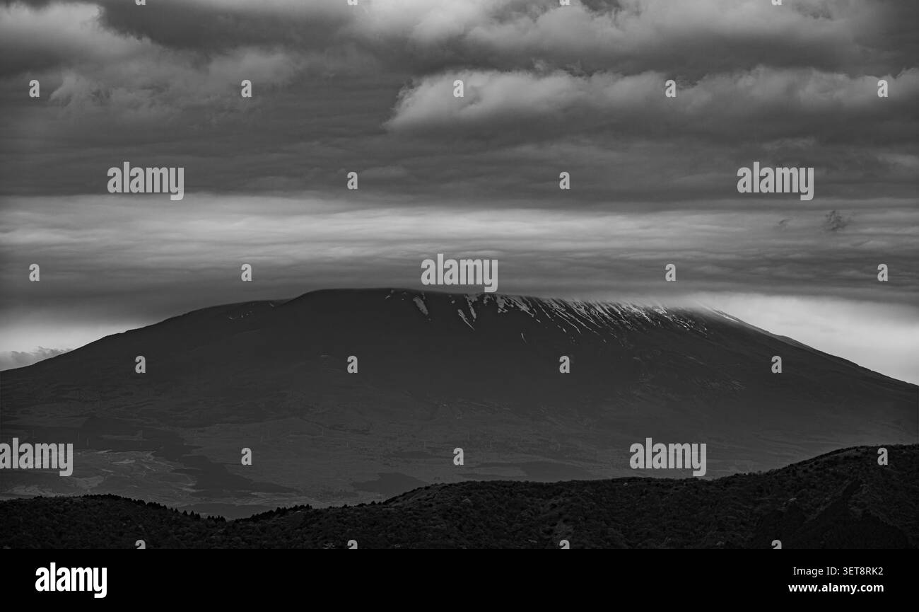 Fuji yama Black and White Stock Photos & Images - Alamy