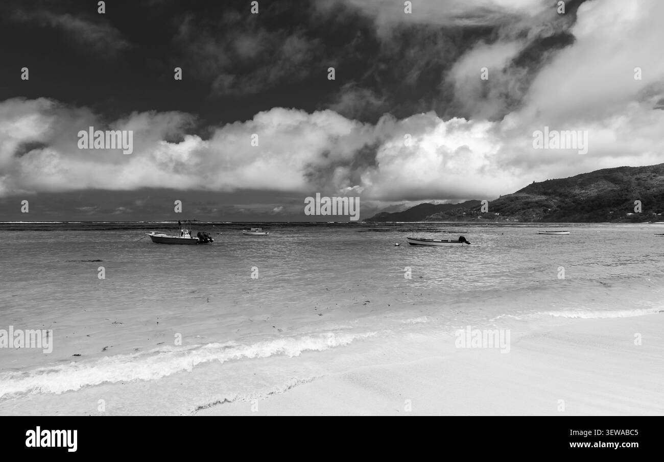 Shore Near Boats Black And White Stock Photos Images Alamy shore-near-boats-black-and-white-stock-photos-images-alamy