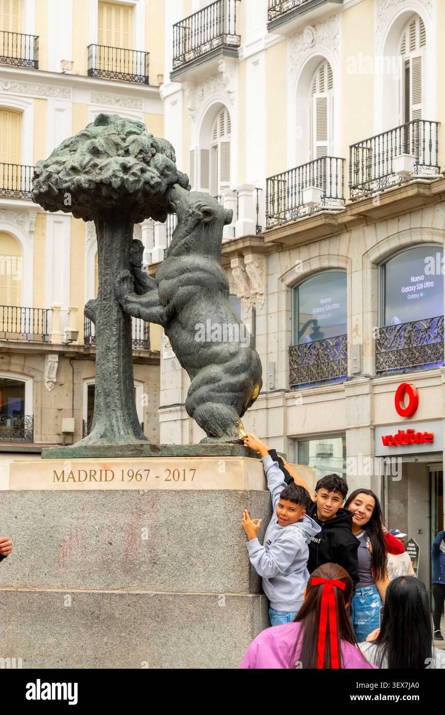 Statue of the Bear and the Strawberry Tree, Puerta del Sol, Madrid