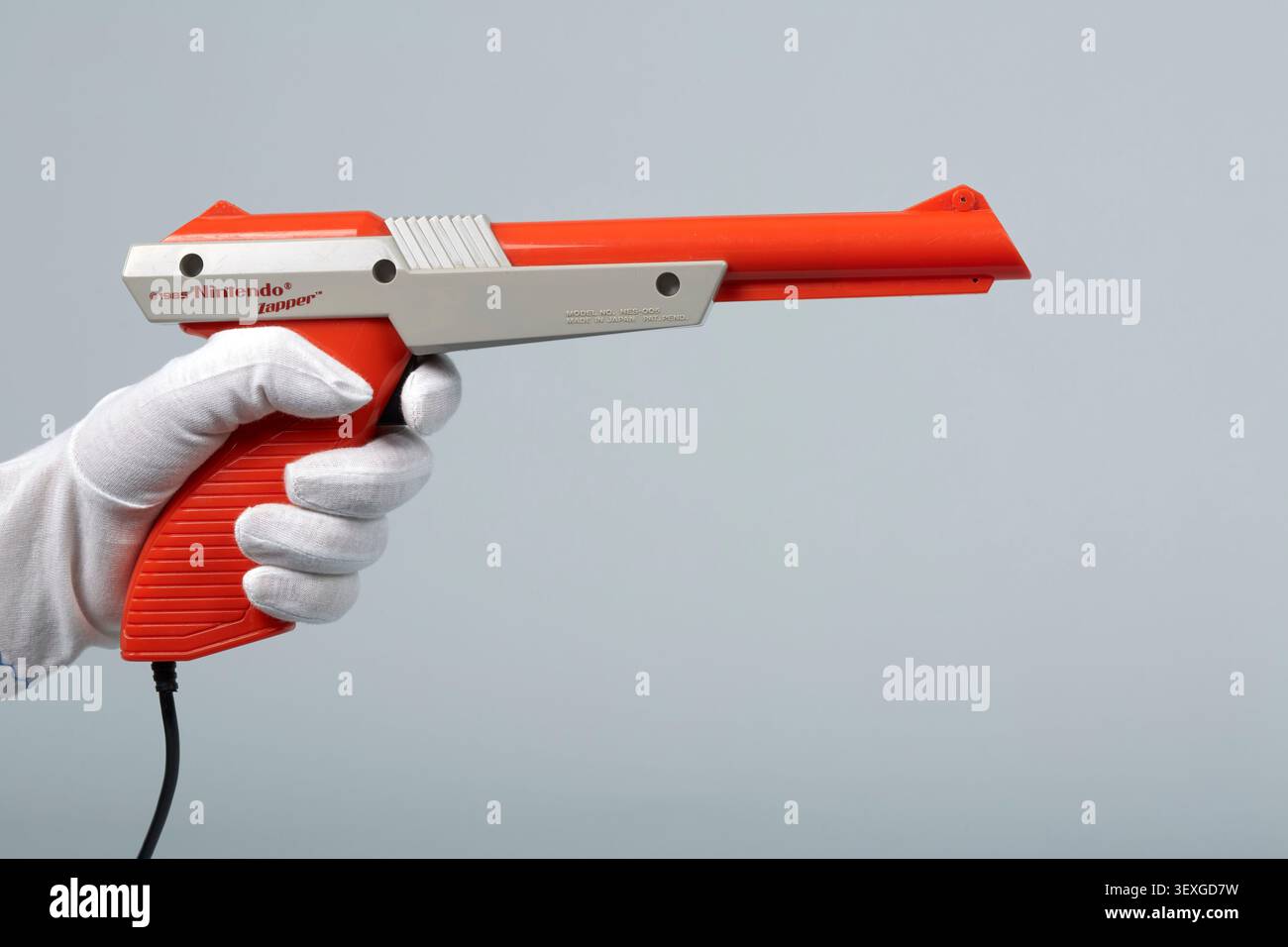 Nintendo zapper hi-res stock photography and images - Alamy