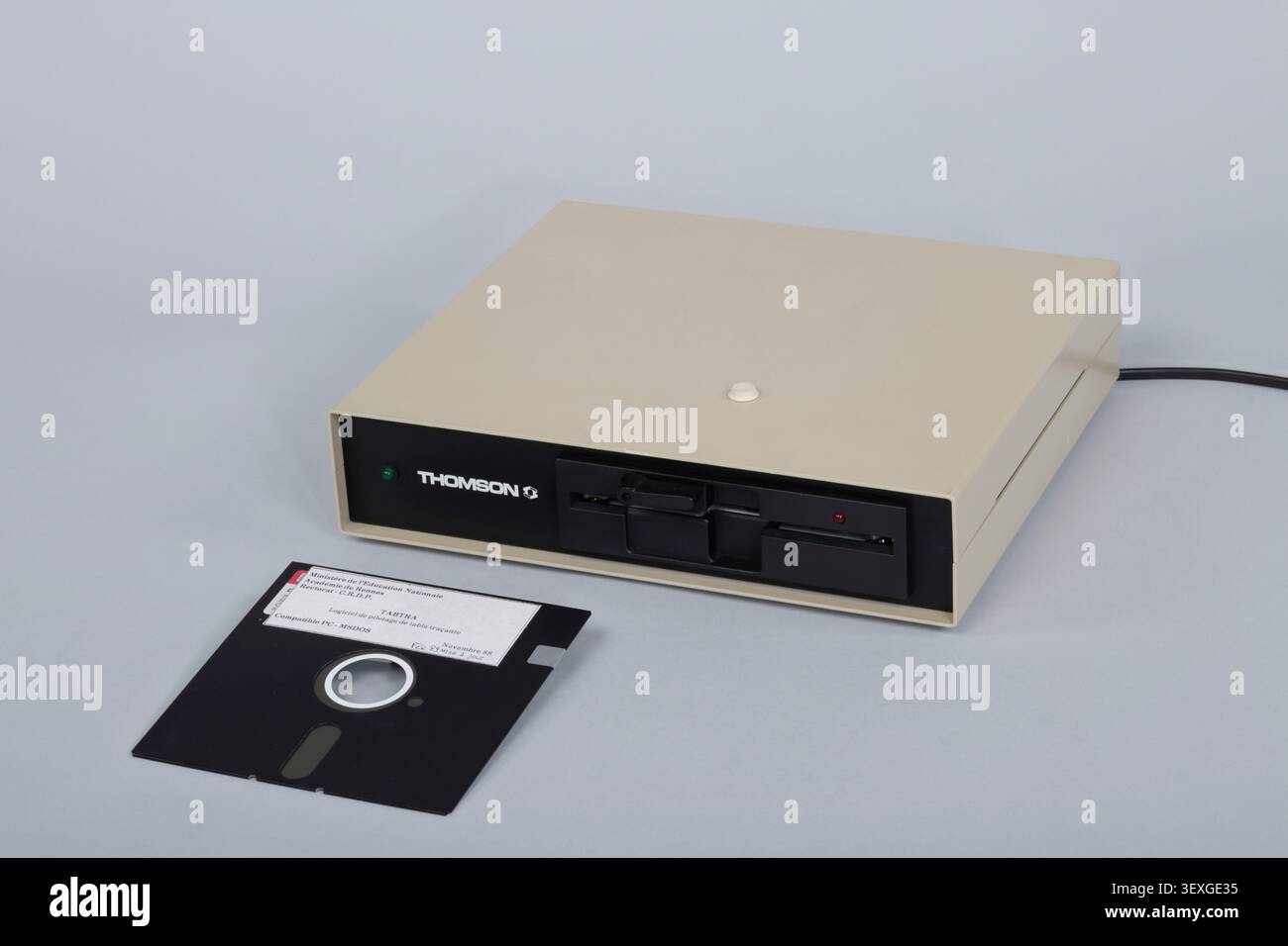 Floppy disk in computer hi-res stock photography and images - Page