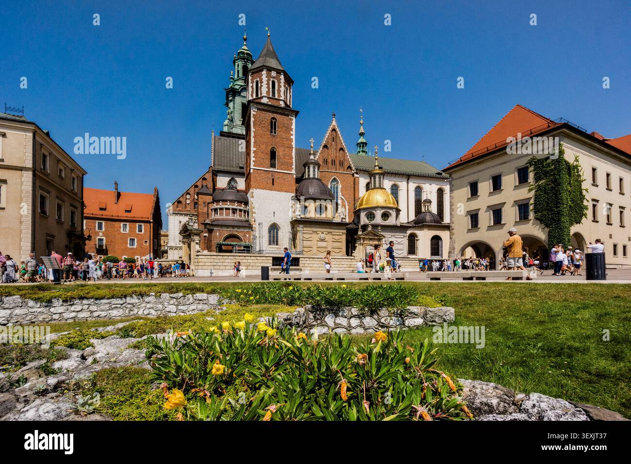 Wawel Cathedral, exterior and gardens, Polish national shrine, Krakow, Poland, eastern Europe Stock Photo