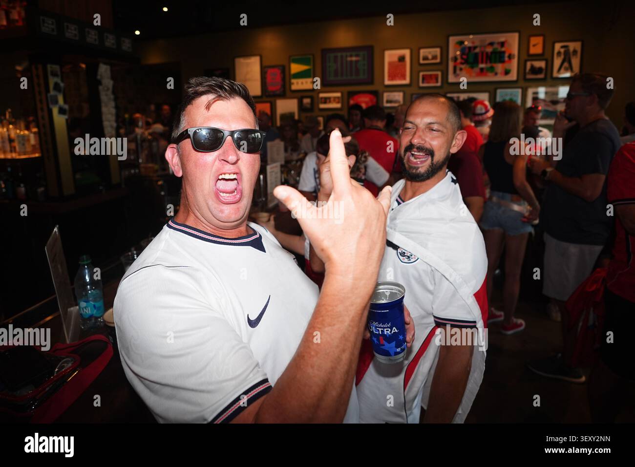 World Cup 2026 England Fans Celebrating Hi res Stock Photography And world-cup-2026-england-fans-celebrating-hi-res-stock-photography-and