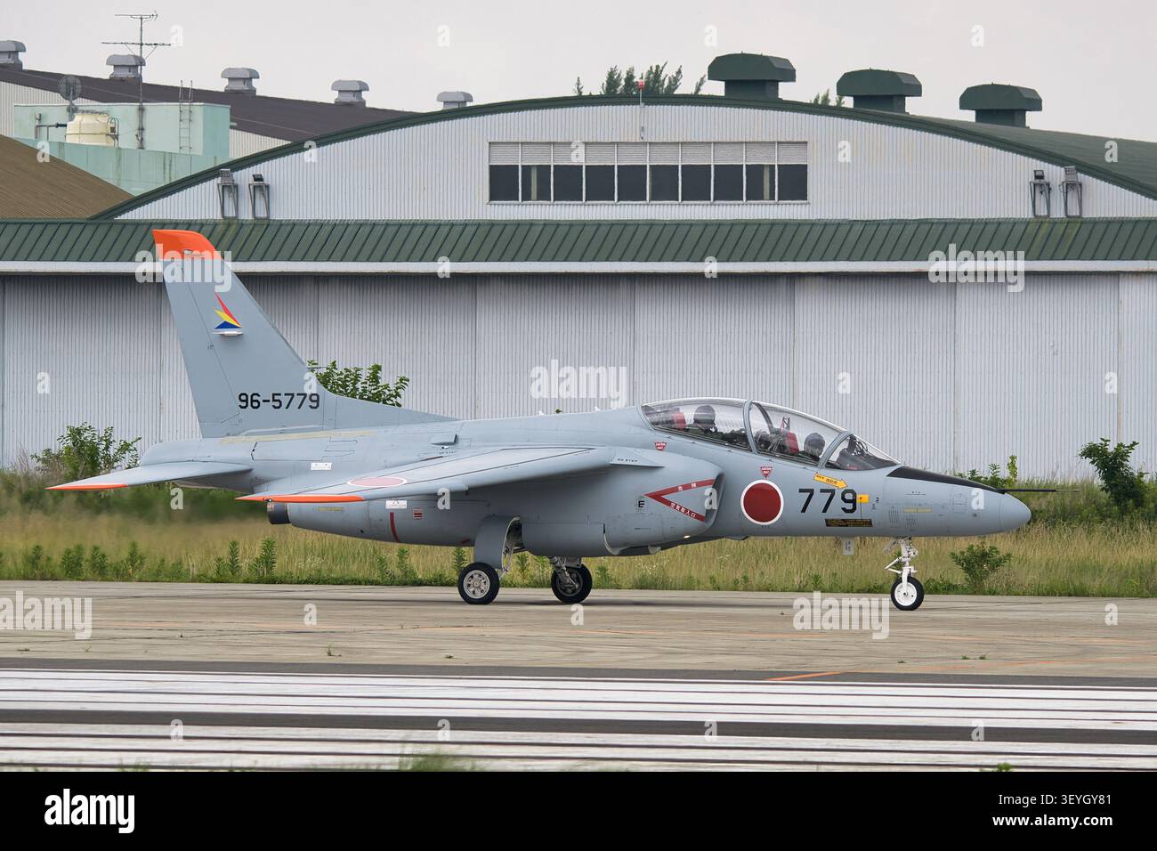 Japan Air Self-Defense Force Kawasaki T-4 trainer aircraft (96-5779) of Central Air Defense Force Headquarters Support Flying Group Stock Photo