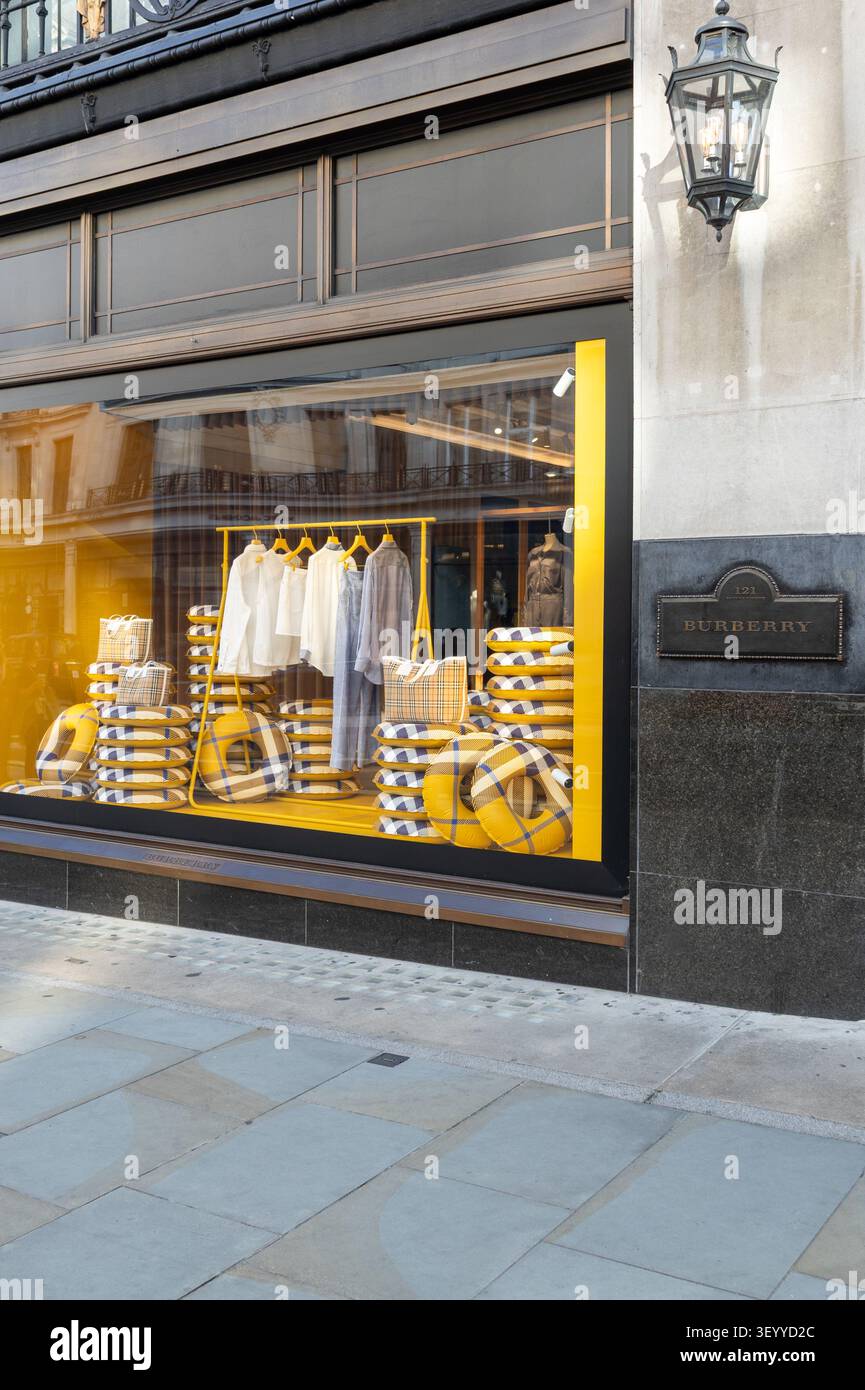 Burberry window display london hi-res stock photography and images