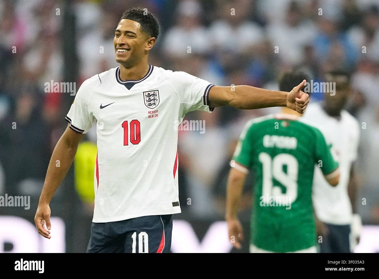 Who helped England reach the quarterfinals?