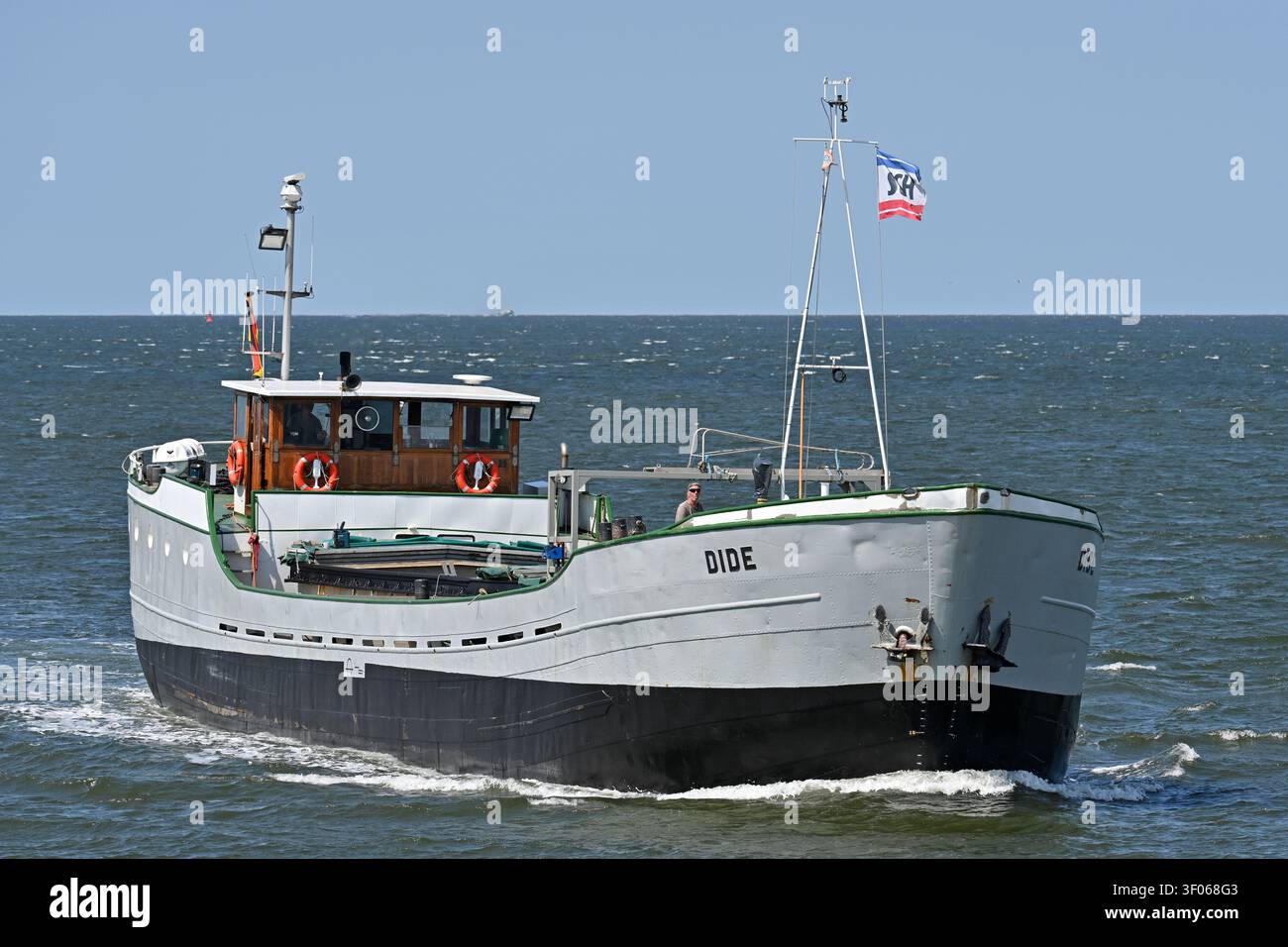 Oldest ship in germaqn register: 1901 built DIDE inbound for Cuxhaven from Heligoland Stock Photo