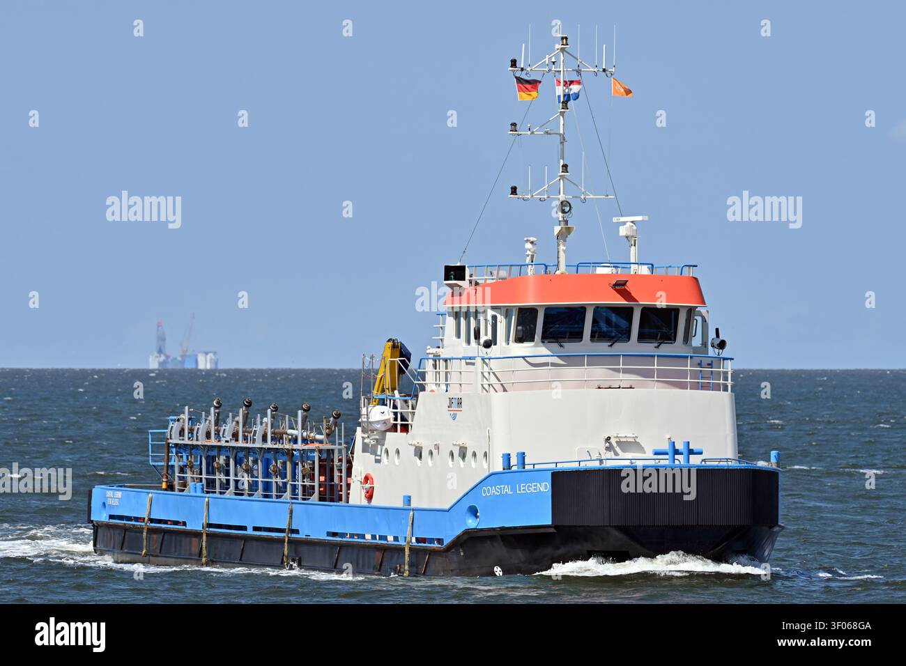 Offshore supply ship COASTAL LEGEND returnuing to Cuxhaven from Mittelplate Stock Photo