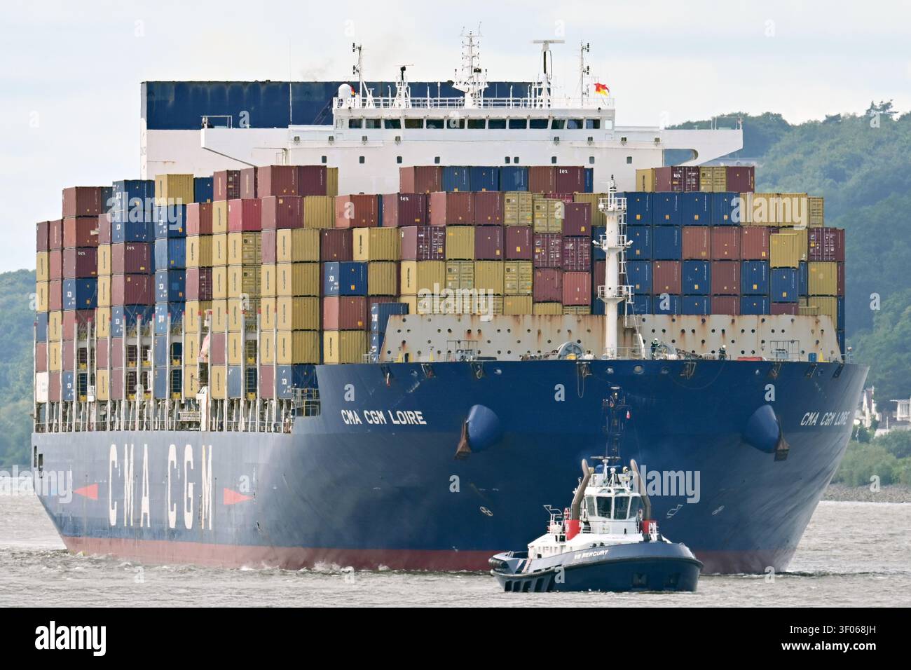 Containership CMA CGM LOIRE arrives at the port of Hamburg Stock Photo
