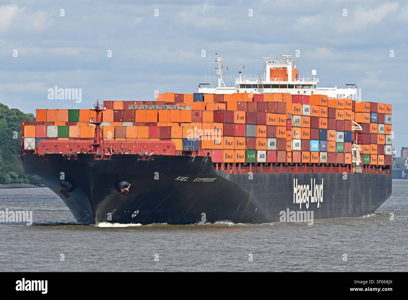 Containership KIEL EXPRESS outbound from Hamburg Stock Photo