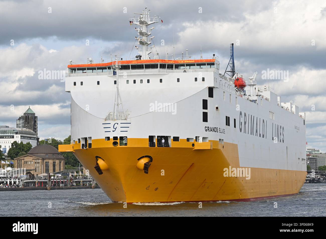 Carcarrier GRANDE ELLADE outbound from Hamburg Stock Photo