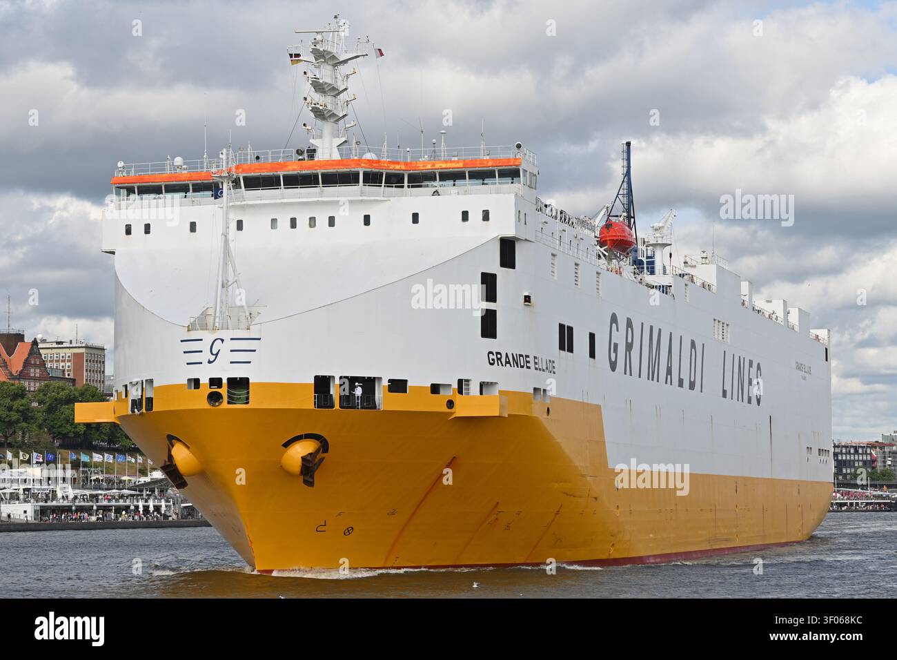 Carcarrier GRANDE ELLADE outbound from Hamburg Stock Photo