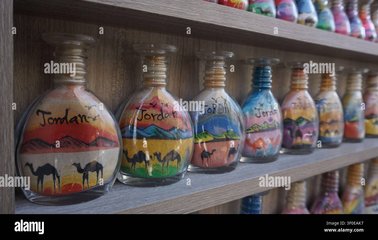 Jordanian sand art hi-res stock photography and images - Alamy