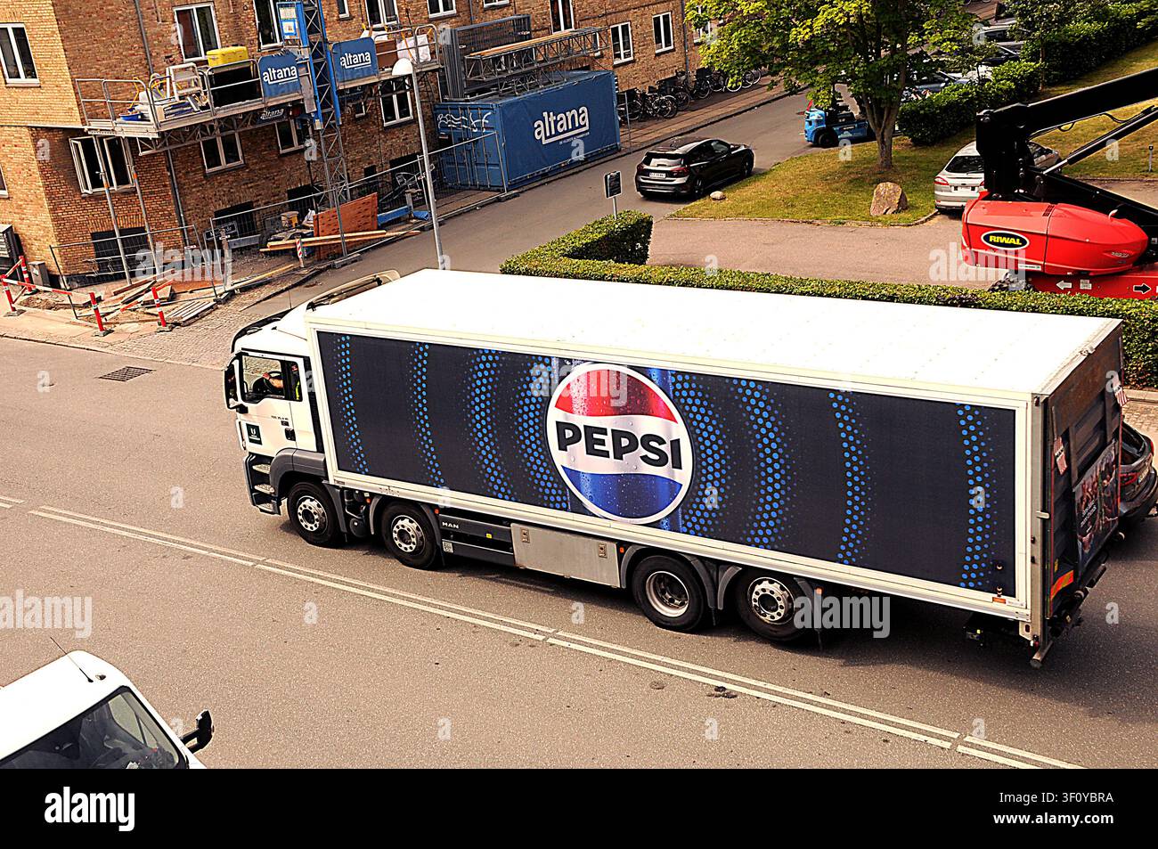 Pepsi truck hi-res stock photography and images - Alamy