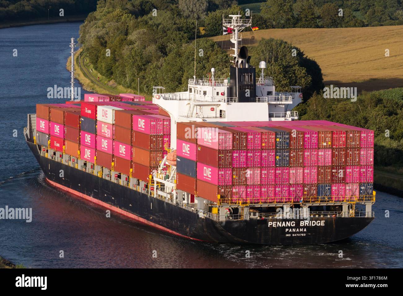 Containership PENANG BRIDGE passing the Kiel canal Stock Photo