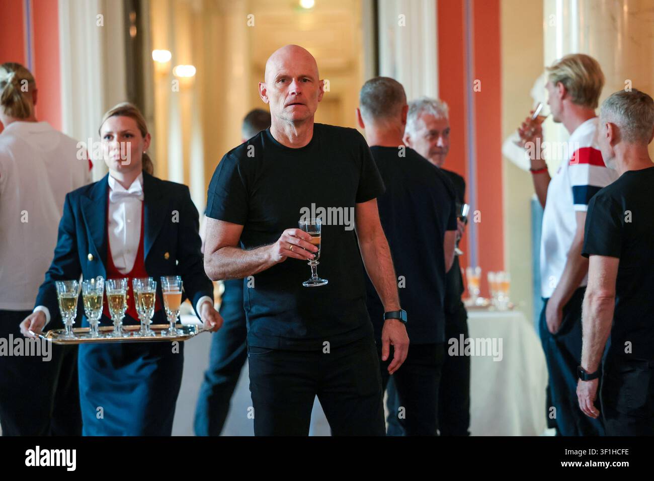 Oslo 20260713. The men's national football team is welcomed by the ...