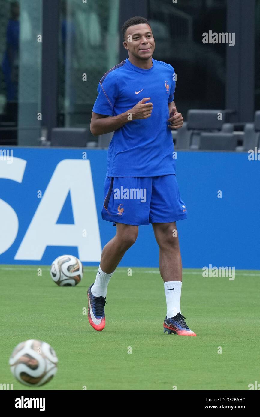 France s Kylian Mbappe Participates In A Training Session With The Team 