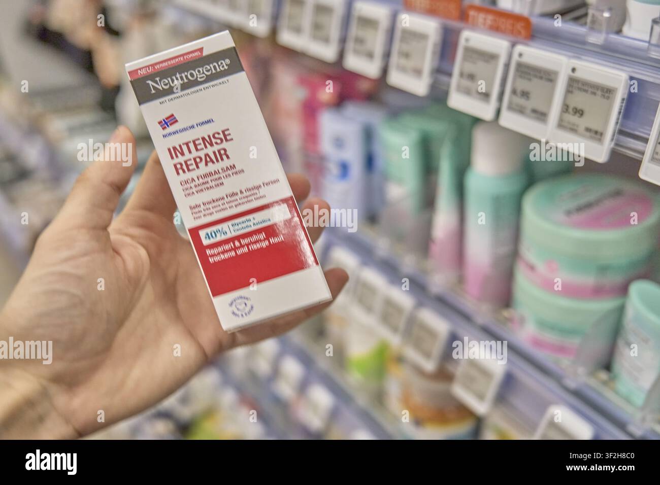 l carnitin rossmann test drugstore hi-res stock photography and images - Page 2 Flavor:Choco Crunch Support For_Poor Muscle Recovery Despite a few comments Best Peptides for Skin: