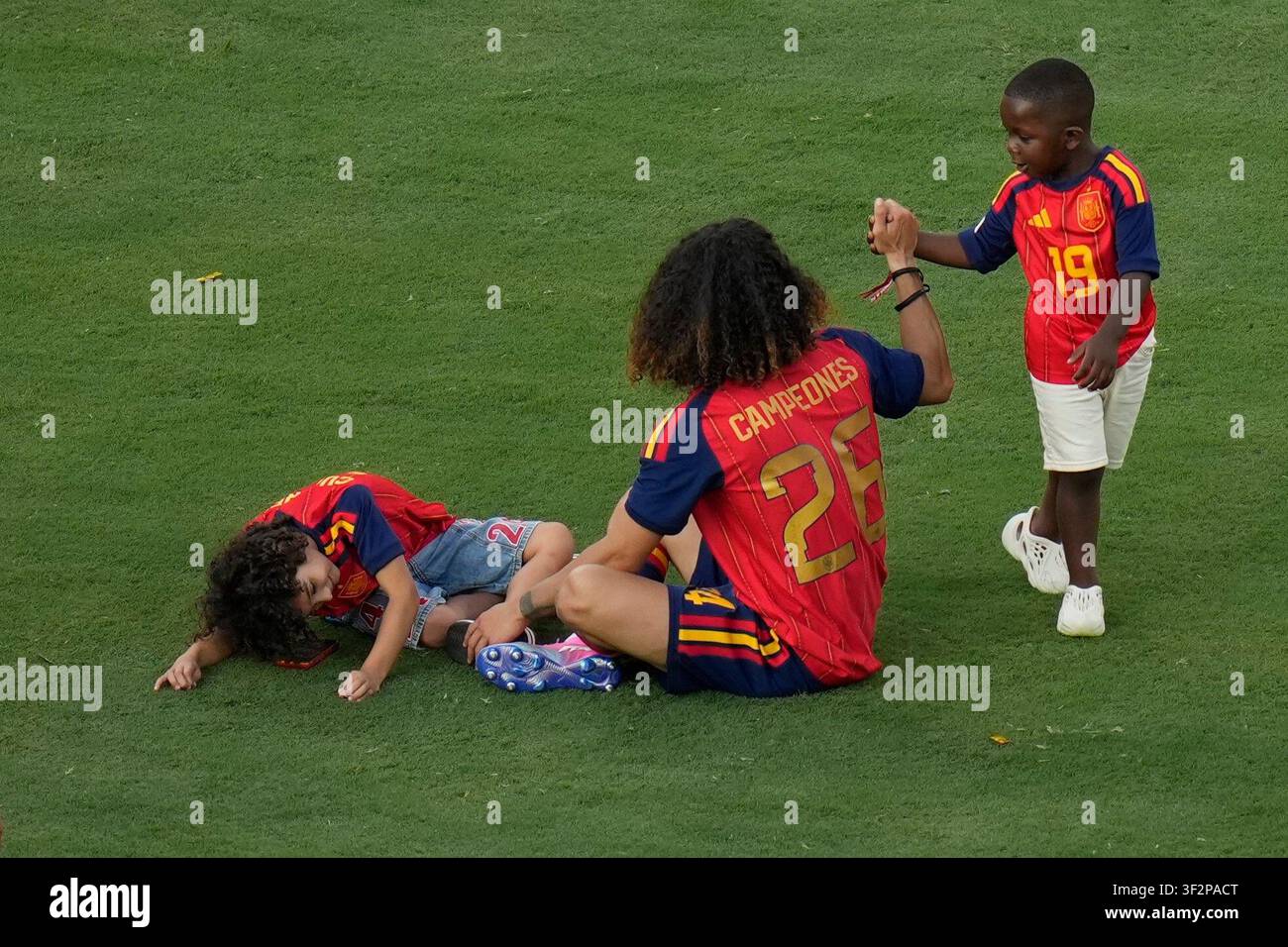 spain-s-lamine-yamal-s-brother-keyne-shakes-hands-spain-s-marc