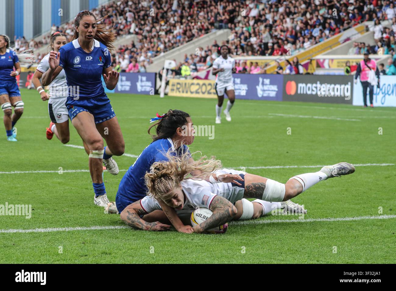 USA lock Erica Jarrell-Searcy scores a try against Samoa during the Women's Rugby World Cup 2025 Pool A match at York Community Stadium, York, England Stock Photo