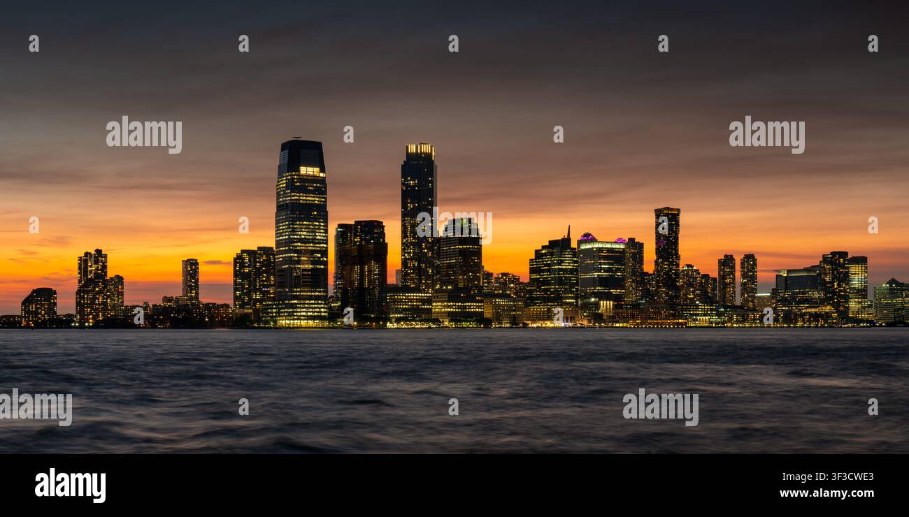 Skyline exchange place city new hi-res stock photography and