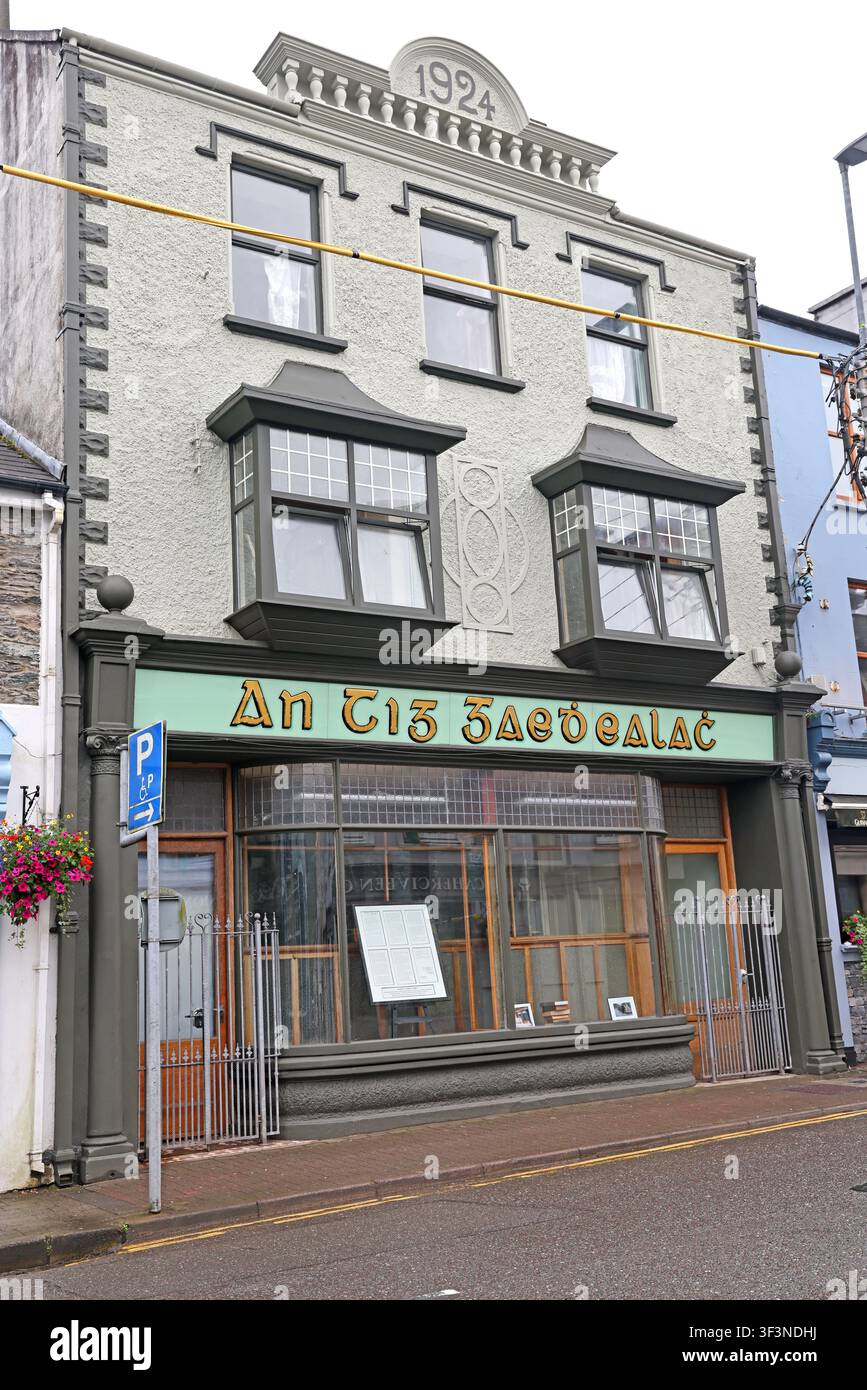 An Tigh Gaelach Irish-language pub or business frontage in Killarney, County Kerry, Ireland. Stock Photo