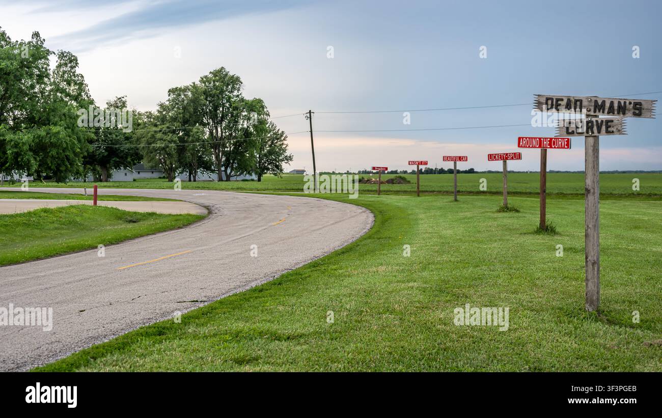 On ROUTE 66, notorious landmark Dead Man's Curve, Burma-Shave signs, Towanda, Illinois. Stock Photo