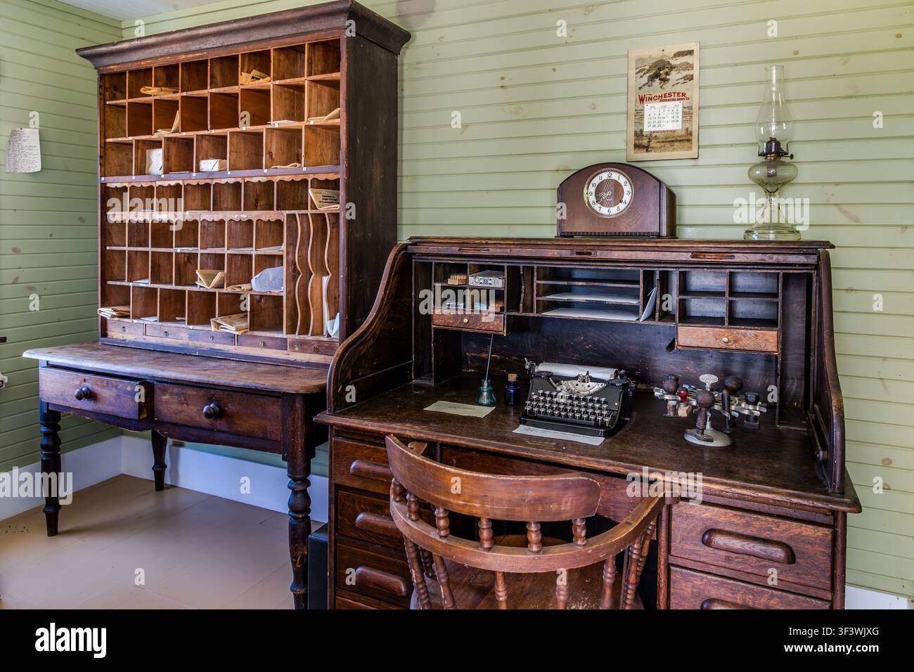 Vintage 1900 office interior hi-res stock photography and images