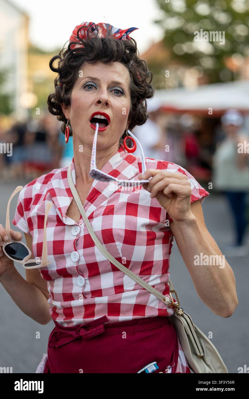 Costume 1950s hi-res stock photography and images